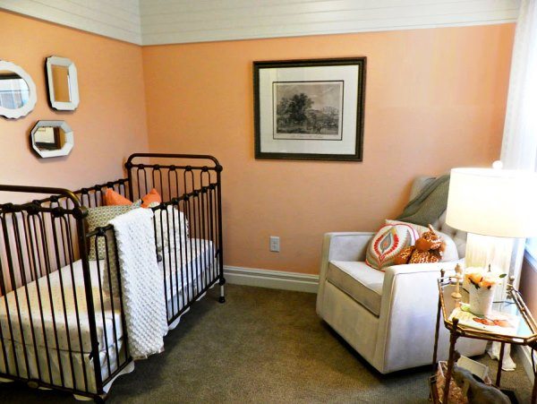 Баланс яркости и нежности в персиковых обоях: как сделать комнату теплой и уютной