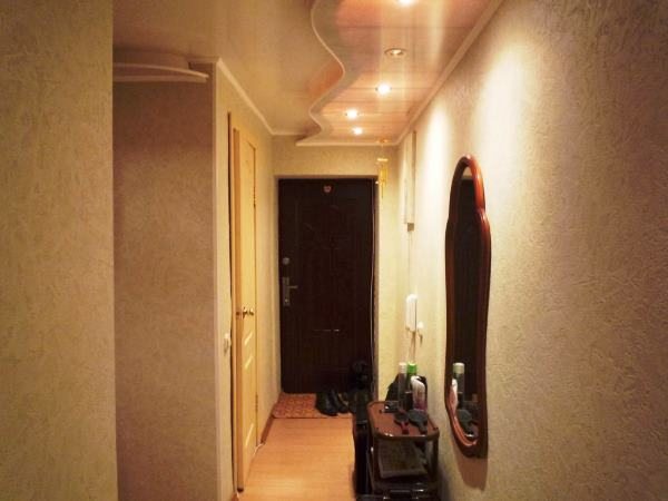 Идеи оформления стен в маленьком коридоре и прихожей: фото и выбор дизайна обоев