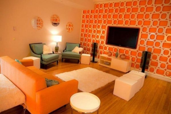 Солнечное настроение или правильный выбор оранжевых обоев для небольшой или просторной комнаты: советы по сочетанию, выбор оттенка и правила поклейки без шва